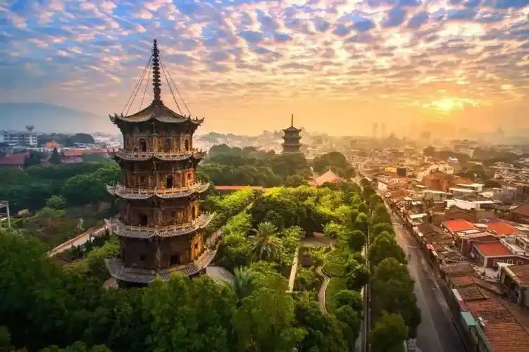 我们深度游览拥有22个世界遗产胜地泉州,让你一次饱览不同风情的美景!