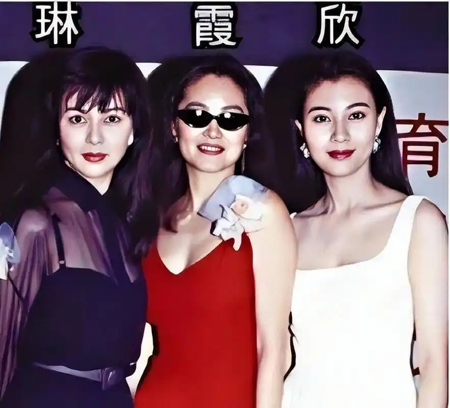 与李嘉欣同框的关之琳输得太惨了!