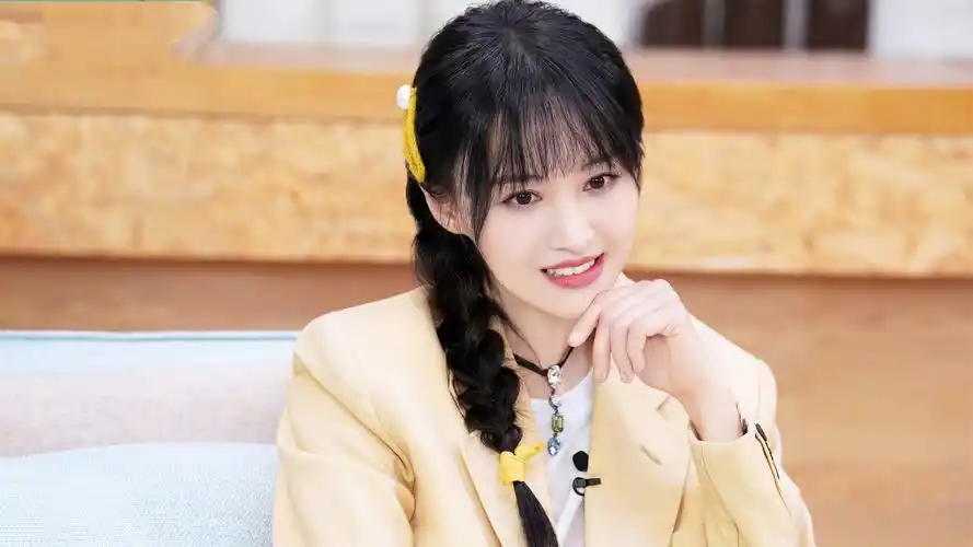 如何看待知乎"群嘲"郑爽在知乎开专栏卖课?