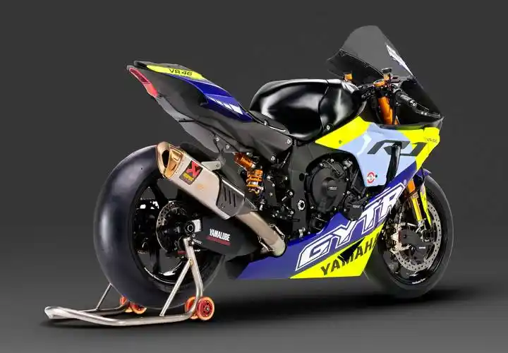 赠予传奇车手的yamahayzfr1gytrvr46