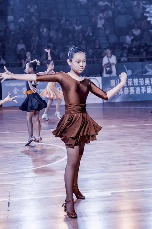 少儿组国际标准舞单人比赛《拉丁舞》