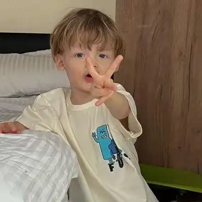 欧美小男生可爱搞怪小清新头像高清外国男孩潮流头像图片大全