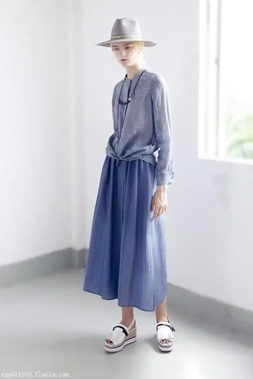 一二线品牌女装新加坡纽方国际 品牌折扣女装长期供货0.5折