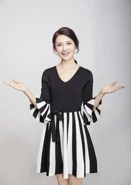 67她来了她来了安徽卫视主持人马滢邀你共赏音乐节还有岁末超值福利