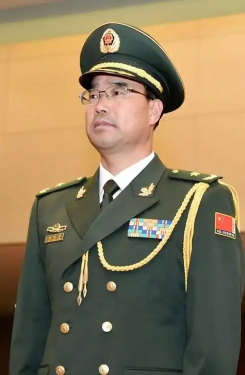 武警新疆总队副司令员 刘明榜