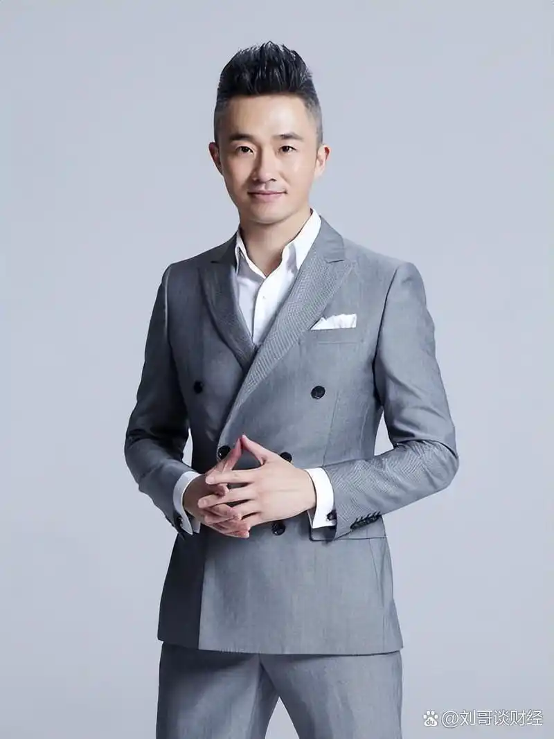 "上海一哥"程雷:主持之路充满坎坷 程雷,曾凭借《东方时空》一举成名