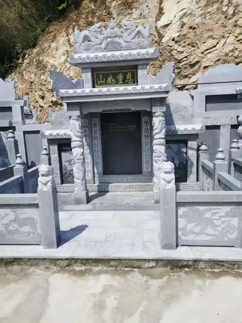 罗田芝麻灰墓碑门楼墓园石生产厂家