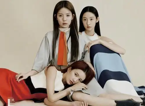 原创硬糖少女三人合拍大片,陈卓璇刘些宁可盐可甜,张艺凡妆容像仙子