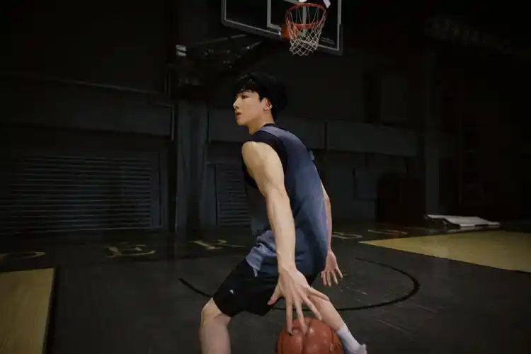 篮球少年白敬亭,这手臂线条,慕了~_高清图集_新浪网