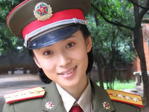 徐筠为大校颠沛流离每天睡在山路上图