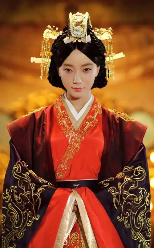 刘亦菲演清宫戏? 她和四小旦杨幂王珞丹黄圣依宫廷剧造型大pk