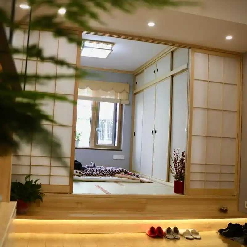 客厅装上这样的日式榻榻米时尚美观舒适还适 金艺德家居 自有工厂