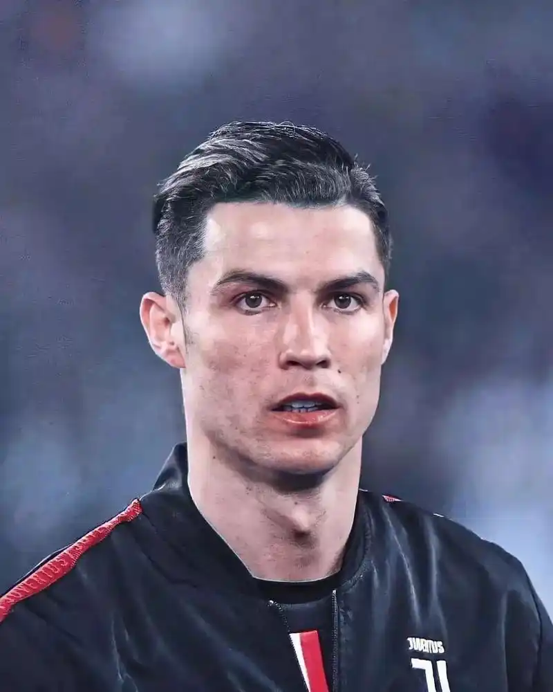 c罗高清壁纸&头像第二弹 嫌不够的朋友,可以翻翻我前面的第一弹,后续