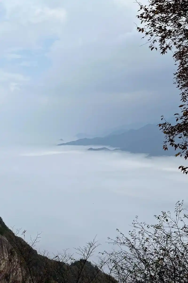 策划了很久的雨天五台山安排啦～ 山间白雾围绕 - 抖音
