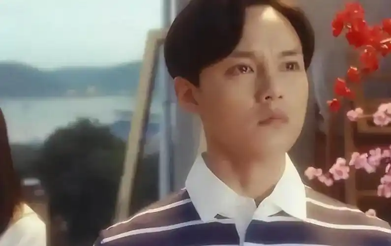 2013年,进入演艺圈后,尹正通过出演《夏洛特烦恼》成为了广大网友们