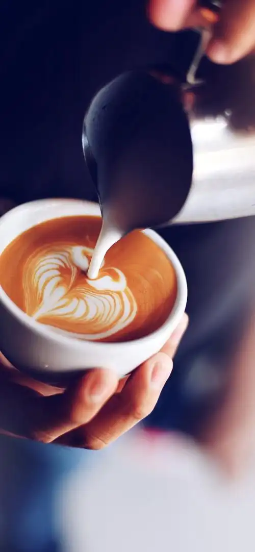 唯美的咖啡泡打花的