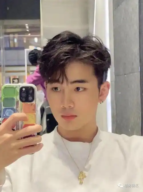 168cm男生别留"锅盖头"发型了,剪这三款发型,显高又帅气 - 发型男生