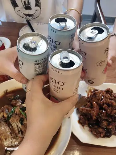 百川到东海,何时在干杯,现在不喝酒,将来徒伤悲