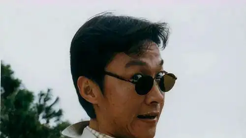 b>赵燕国彰 /b>:中考全县第二辍学,凭《插翅难逃》爆红,娶瑞典大美女