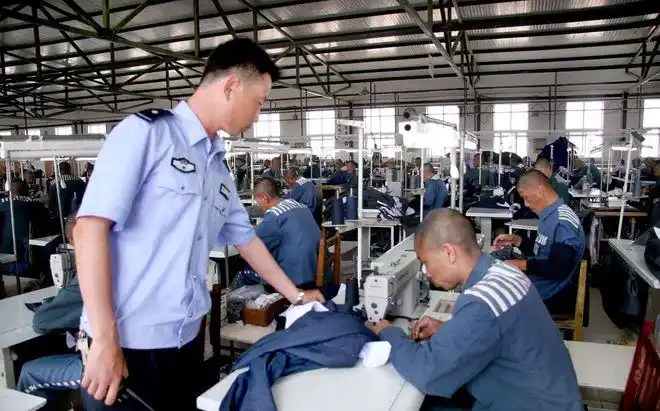 监狱真实的监狱真的跟电影电视剧一样吗整天打架跟狱警作对