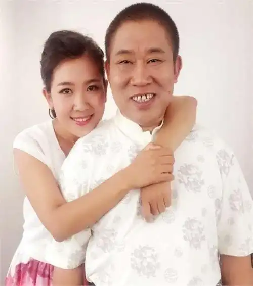 "丑男娶美女恩爱两不疑",老祖宗的话在5位男明星身上应验了!