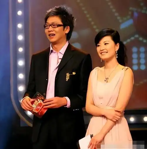 51岁林海曾是央视著名主持为正义怒摔耳机二婚何婕获幸福