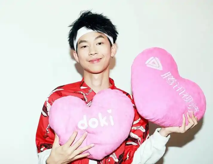 丑帅男孩斯外戈,开启新审美