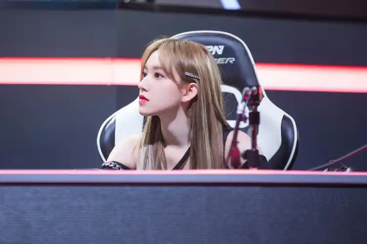 程潇周洁琼电竞美少女程潇独美勿cue