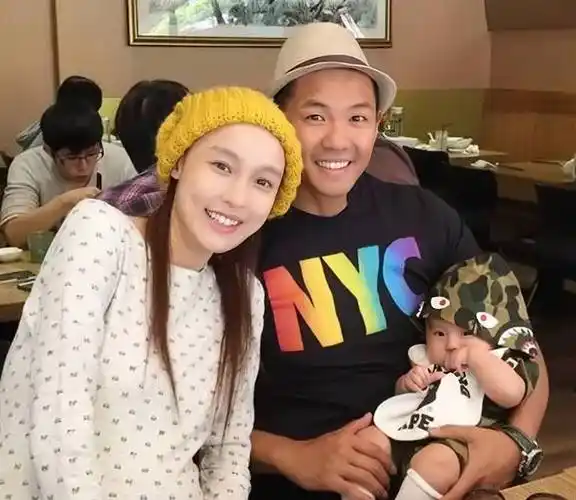 表示:丈夫是个正直的人,佩服她的三观_老公_张韶涵_女人