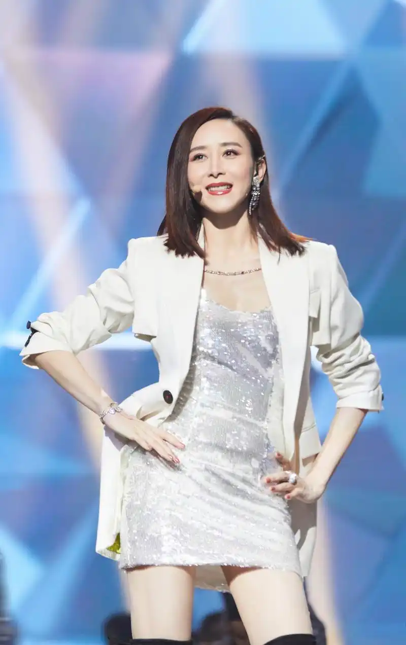 胡静写真图集,风姿绰约,妩媚动人