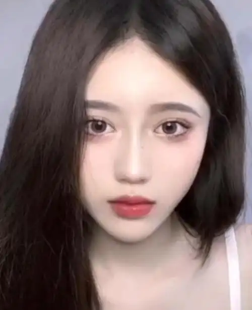 高级脸和网红脸区别,高级脸和网红脸区别在哪(女网红花6万整容成