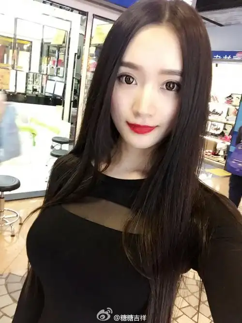 上海大长腿妹子@糖糖吉祥唯美自拍生活照