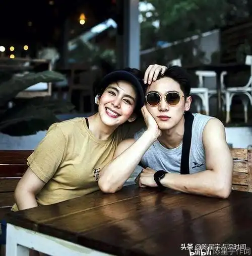 泰国甜心noona与小男友合体潜水化解矛盾争执海边尽显你侬我侬