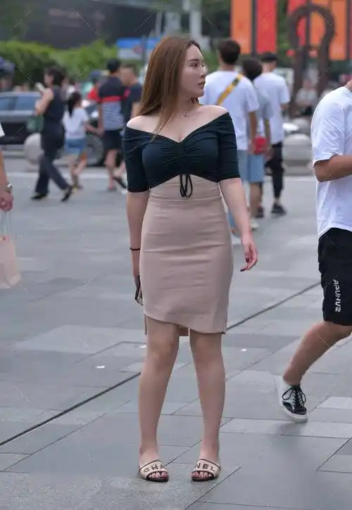 相比于一些骨感美女来说,身材丰腴的女生,在现实生活中才更受欢迎.