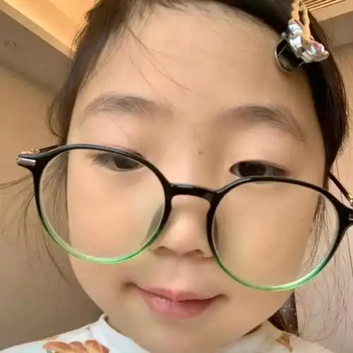 刷抖音刷到徐美翻小朋友的自拍感叹网感原来也可以是天生的!