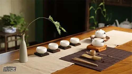 艺术之外还有本源质朴的知识,学习茶道,茶文化礼仪,悟自然之素净清幽