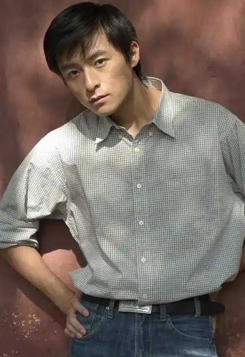 "妈宝男"朱雨辰:错过汤唯又负姜妍,被母爱禁锢44年,至今未婚