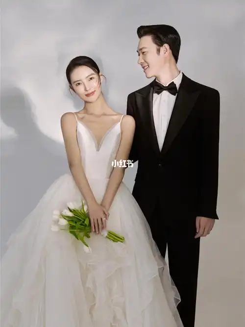 2022年必拍婚纱照风格流行风向标09