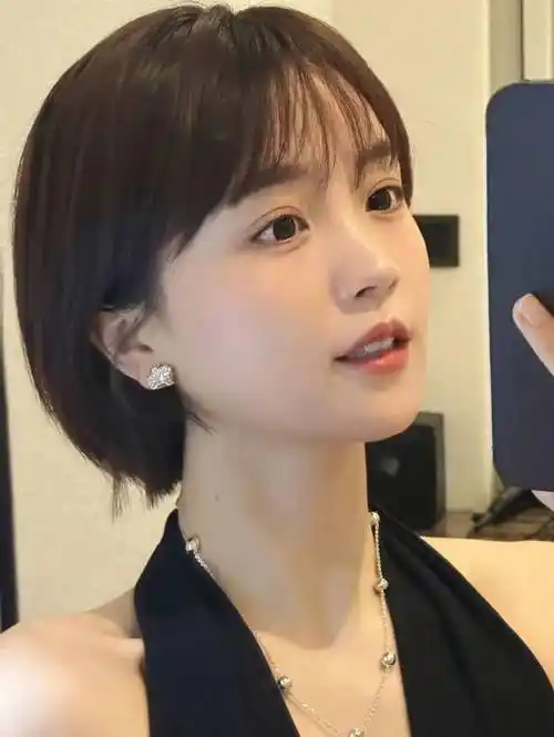 知性时尚真耐看露耳波波头短发新风尚