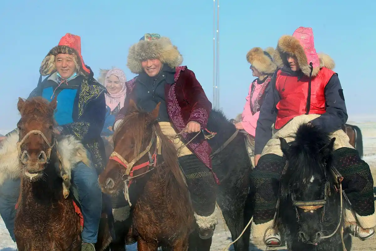 中华56个民族婚俗大全新疆哈萨克族篇