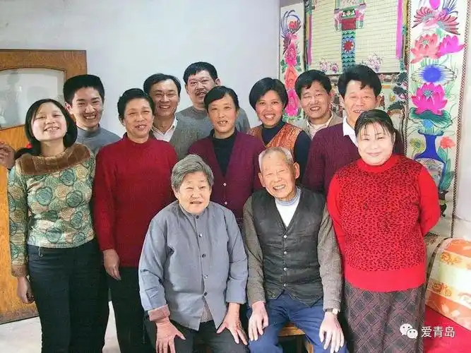 照片里的青岛春节记忆:那时最时髦的单品竟是它