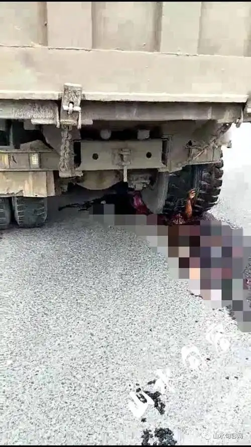 句容下蜀一摩托车车主被碾压身亡,现场惨不忍睹