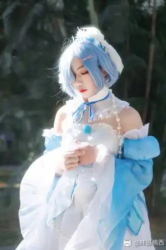 喵特社区 > cosplay > #漫展返图#蕾姆—冰晶礼服#女装大佬##年度.