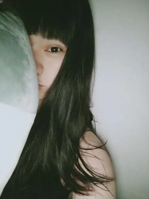 睡觉前原相机自拍