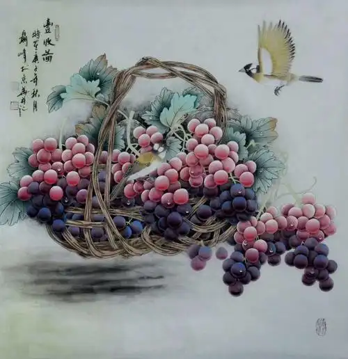 聂峰笔下的工笔葡萄有别于传统的工笔葡萄,传统工笔葡萄作品虽然很美