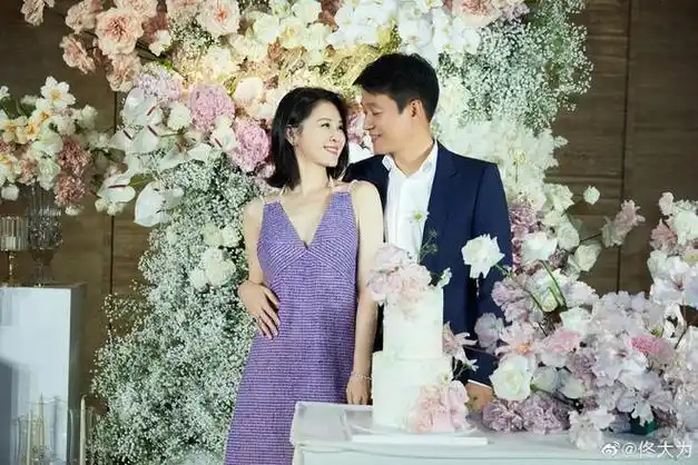 三个孩子露脸像爸爸,俩女儿身高均超一米七|关悦|董璇|爱妻_网易订阅