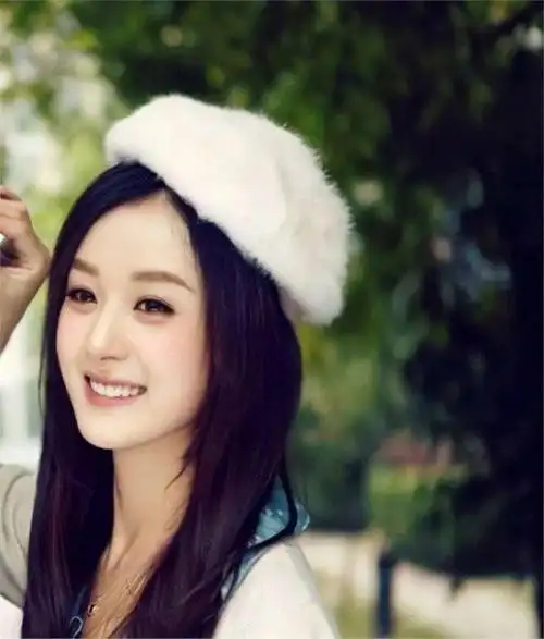 赵丽颖:从龙套到女主,从流量大花到监制,每一步都走得清醒稳健