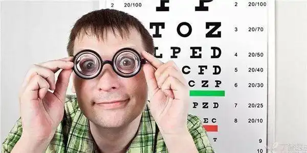 近视可用7种方法矫正,最有效的竟然是"鸡尾酒"疗法