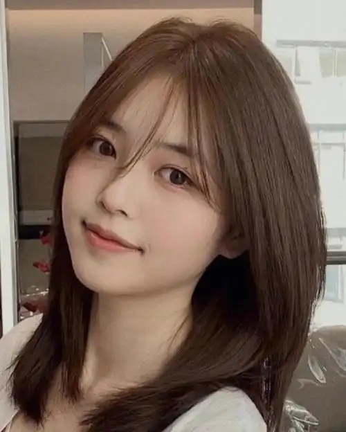 圆脸女孩适合的发型推荐图片 圆大脸适合什么样的发型图片