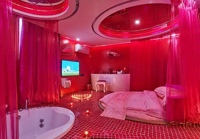 酒店"情侣房"里面为什么都是圆床,真实原因难以启齿!